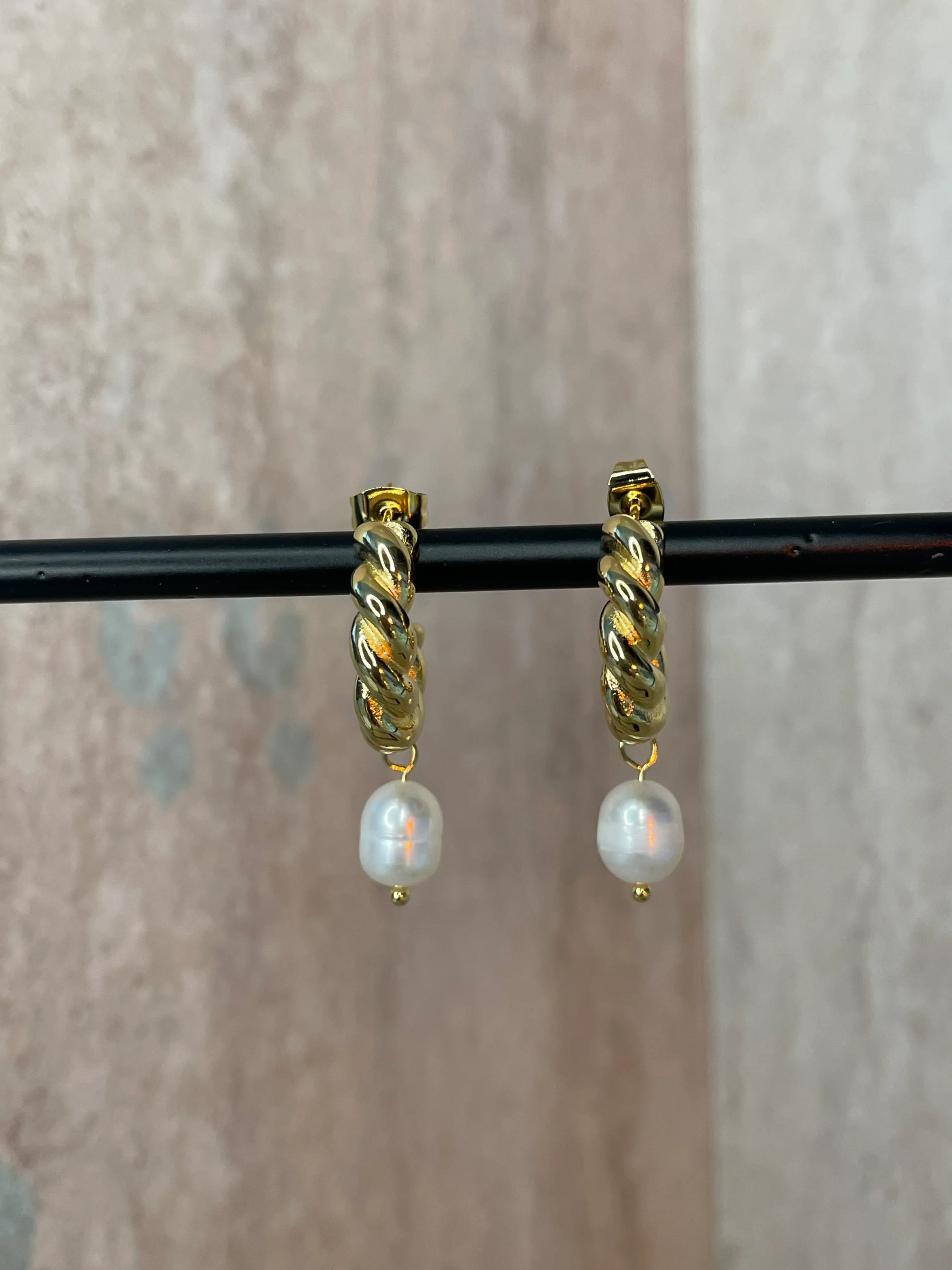 Lumi Pearl Hoops