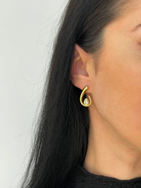 Ora Studs